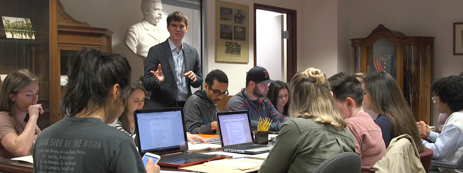 Faculty teaching class